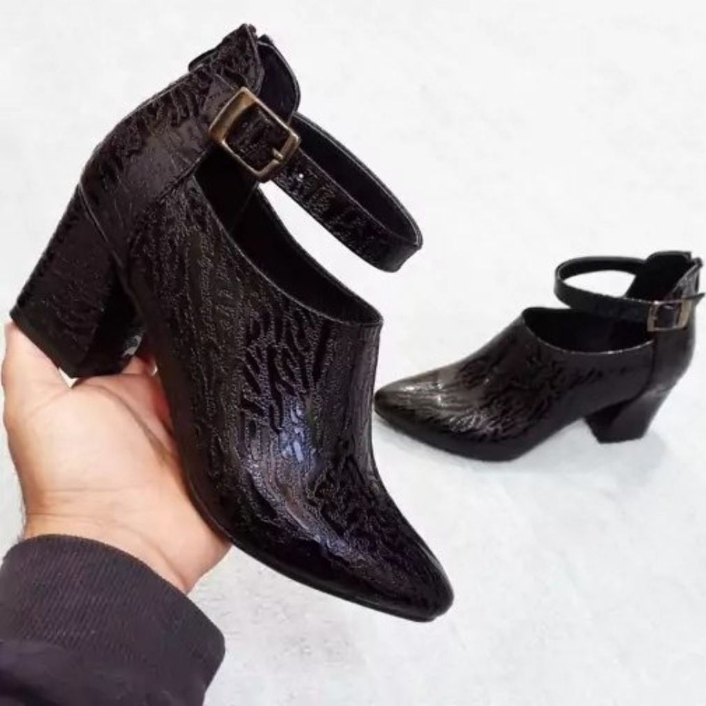 مشخصات کفش مجلسی زنانه پاشنه بلند