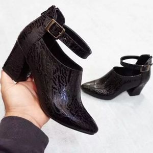 مشخصات کفش مجلسی زنانه پاشنه بلند