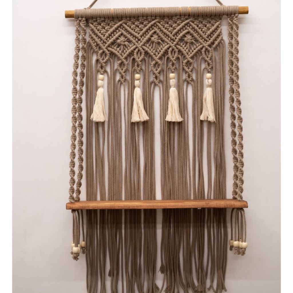 خرید آنلاین اویز شلف چوبی مکرومه بافی منگوله دار