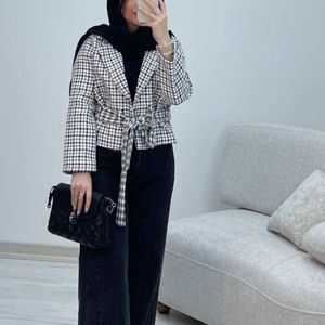 کراپ کت نیلوفر