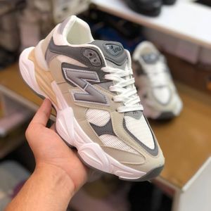 خرید اینترنتی کفش نیوبالانس مردانه 9060 خارجی رنگ سفید طوسی