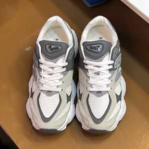 خرید انلاین کفش نیوبالانس مردانه 9060 خارجی رنگ سفید طوسی