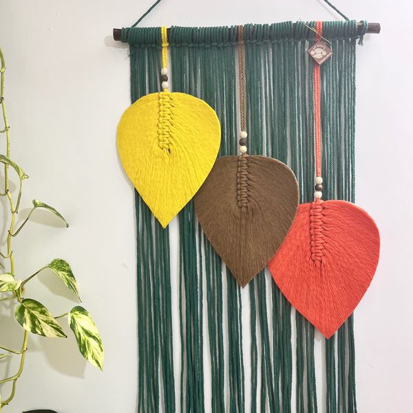 دیوارکوب سه برگ مکرومه بافی با ریسه ارت بیوتی