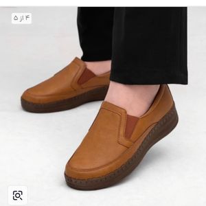 کفش طبی اداری مناسب درد کمر و خارپاشنه و زانو دور دوخت با کیفیت رنگ عسلی