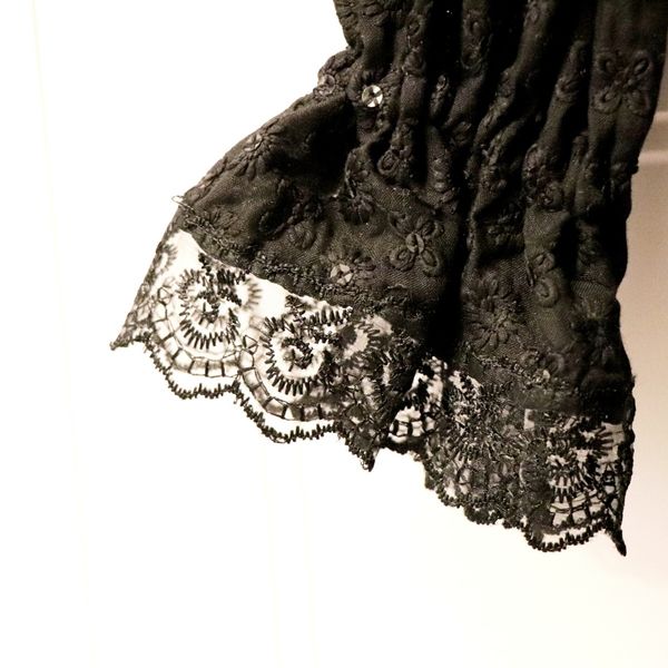 پیراهن زنانه مشکی ، بالاتنه خامه دوزی