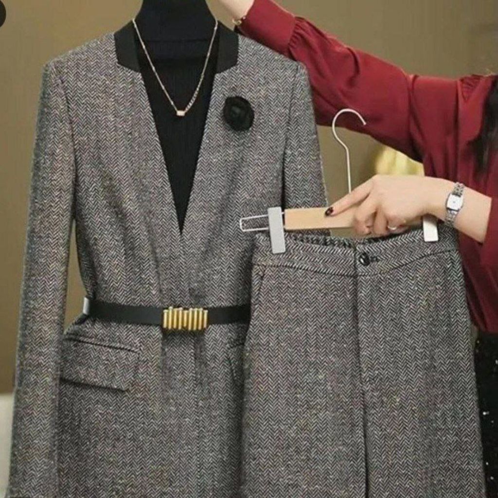 قیمت ست کت شلوار ماه تابان