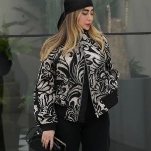 مشخصات پارچه شنل رنگی