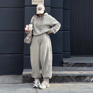 سویشرت وجاگرزنانه طرح روبی