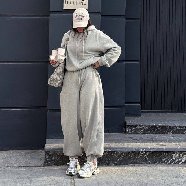 سویشرت وجاگرزنانه طرح روبی