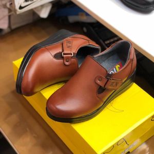 فروش اینترنتی کفش چرم طبی زنانه مدل هیوا رنگ عسلی