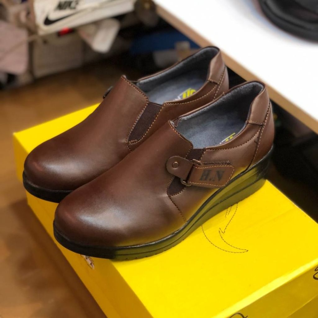 مشخصات کفش چرم طبی زنانه مدل هیوا رنگ سوخته