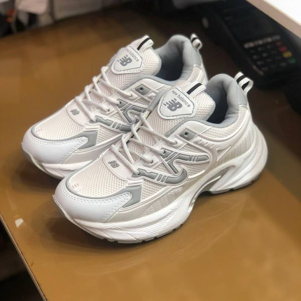 کفش نیوبالانس 770زنانه رنگ سفید طوسی