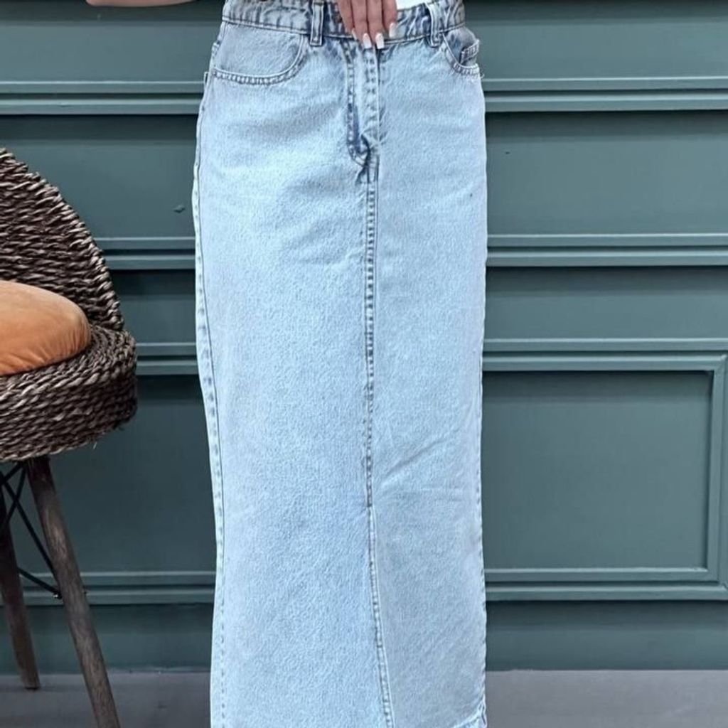 قیمت ارزان دامن جین زنانه بلند و چاکدار قد 85 و 88 انتخاب عالی برای خانم های خوش پوش
