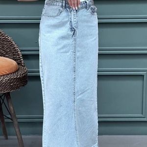 قیمت ارزان دامن جین زنانه بلند و چاکدار قد 85 و 88 انتخاب عالی برای خانم های خوش پوش