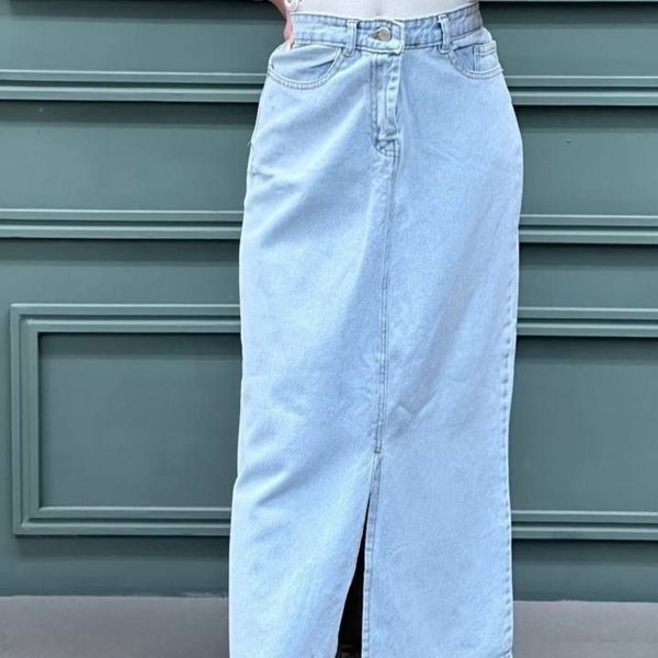 دامن جین زنانه بلند و چاکدار قد 85 و 88 انتخاب عالی برای خانم های خوش پوش