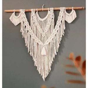 آویز مکرومه با چوب طبیعی طرح مانلی