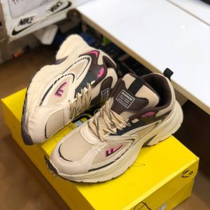 خرید اینترنتی کفش طرح واریون زنانه رنگ کرم