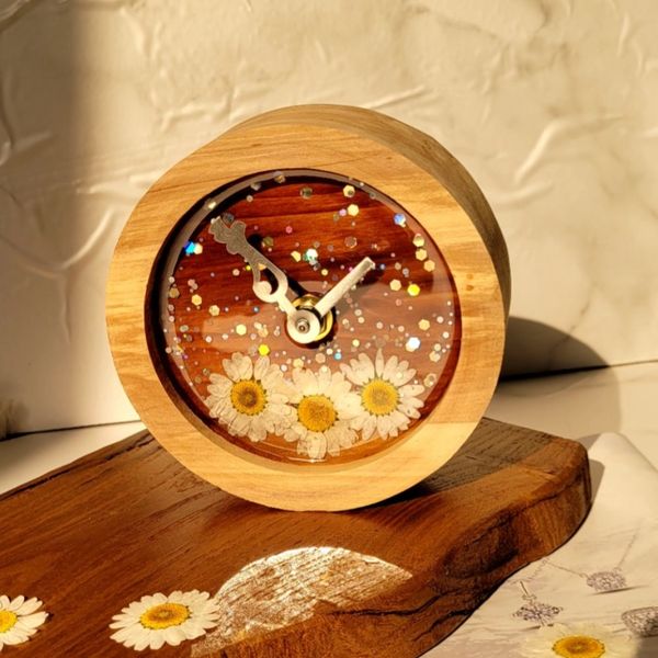 ساعت رومیزی چوب و رزین