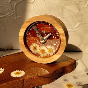 ساعت رومیزی چوب و رزین