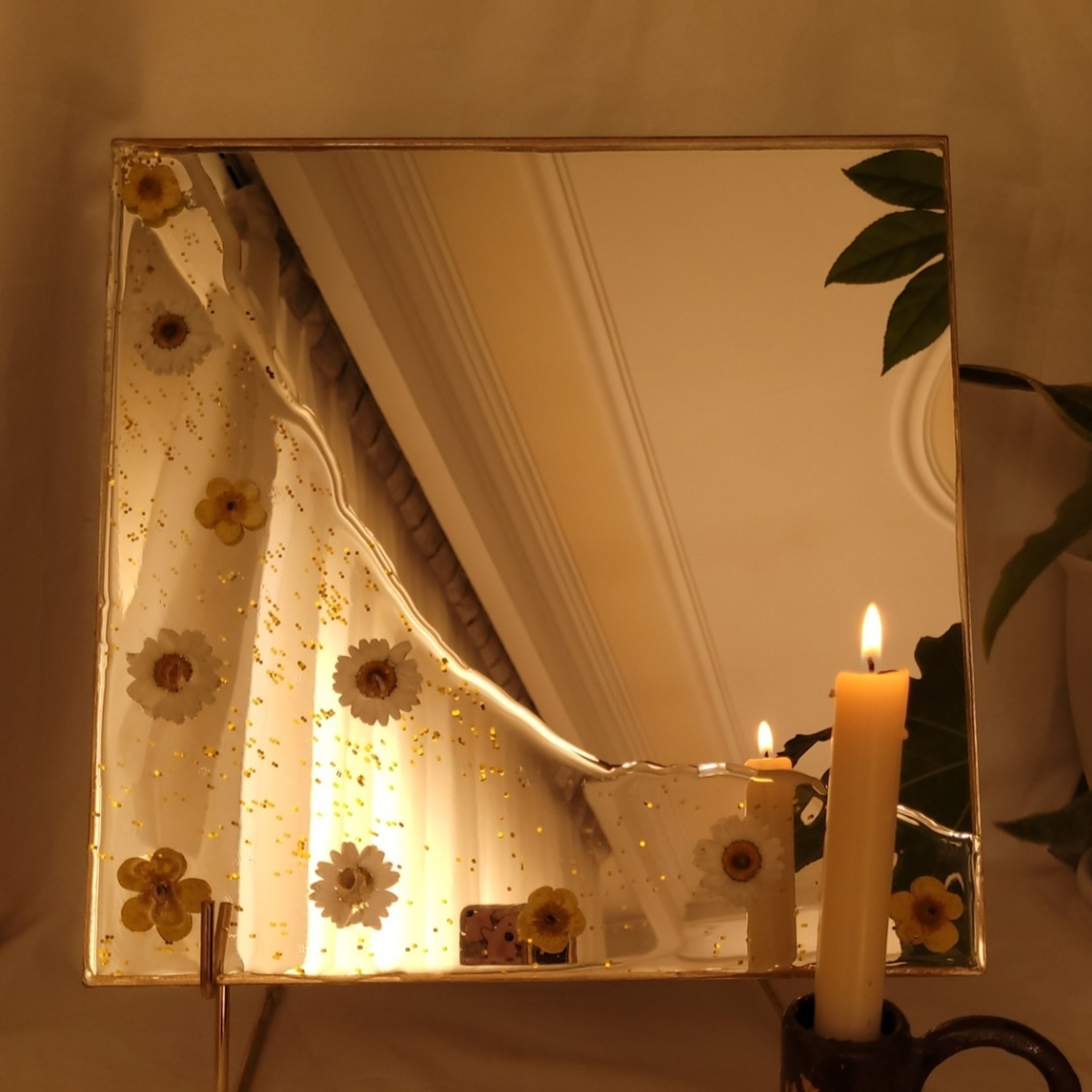 خرید آنلاین آینه گل رزینی