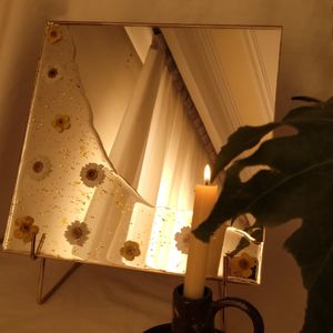 خرید آنلاین آینه گل رزینی