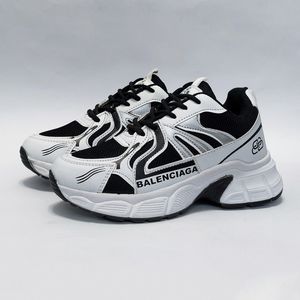 خرید اینترنتی کتونی اسپرت مدل بالنسیاگا Balenciaga