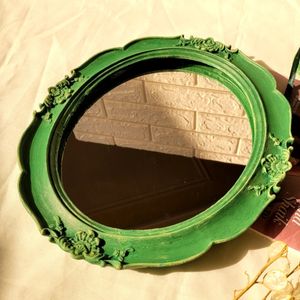 خرید اینترنتی استند آرایشی سبز