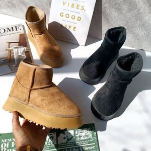 خرید آنلاین نیم بوت شیک زنانه