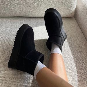 قیمت نیم بوت شیک زنانه