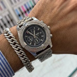 ساعت مردانه بنداستیل نقره ای صفحه مشکی مارک بریتلینگ