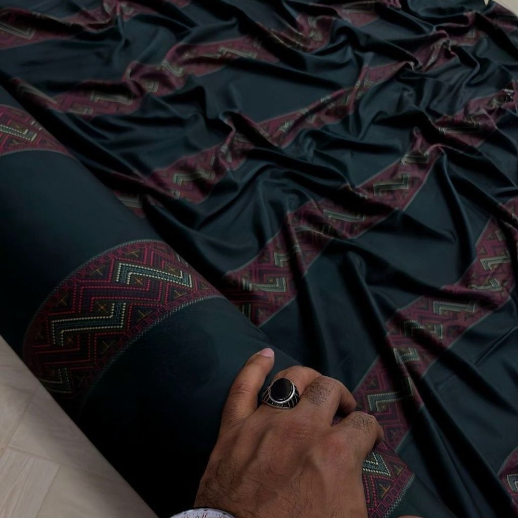 قیمت ارزان پارچه مخمل گلکسی سه ستاره2