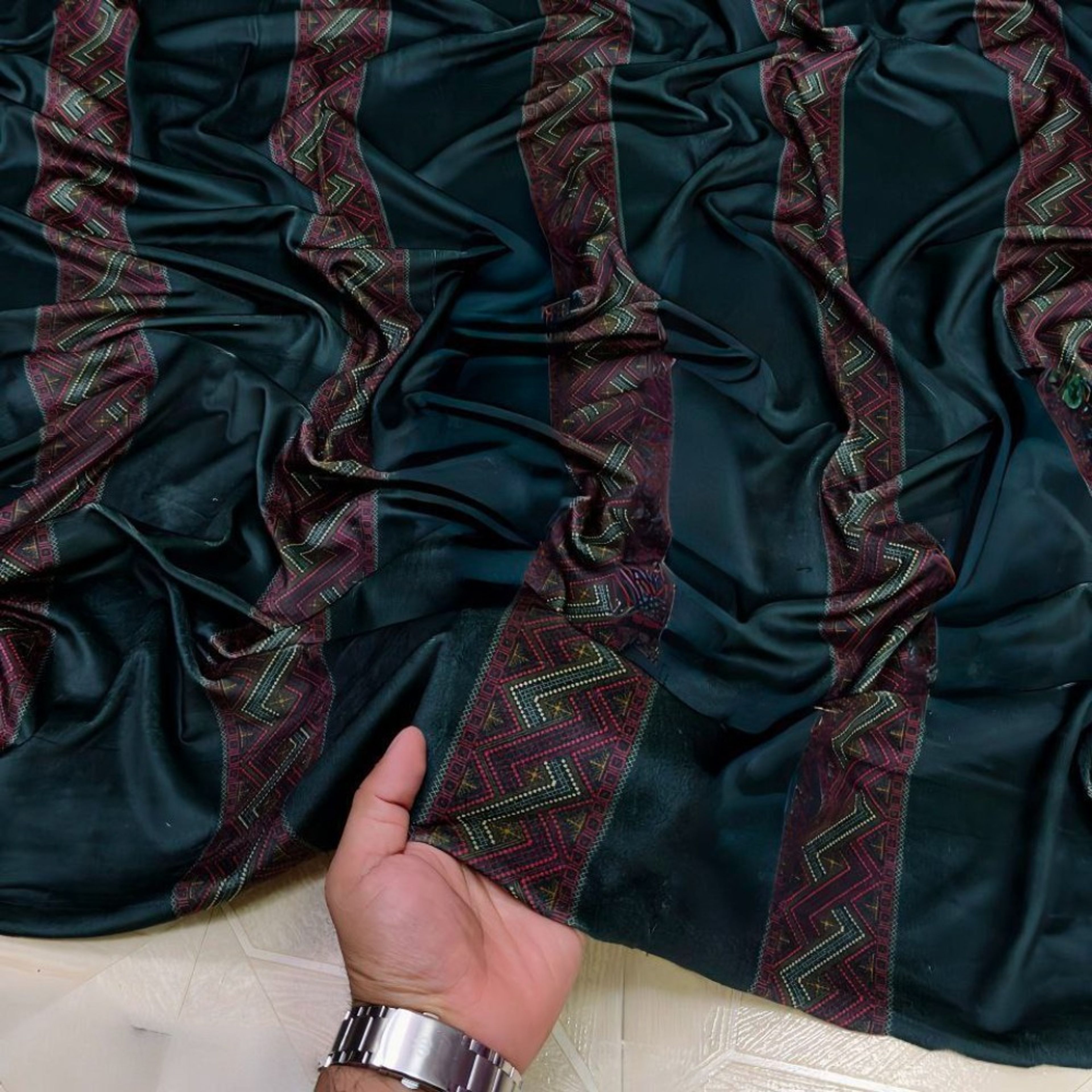 قیمت پارچه مخمل گلکسی سه ستاره2