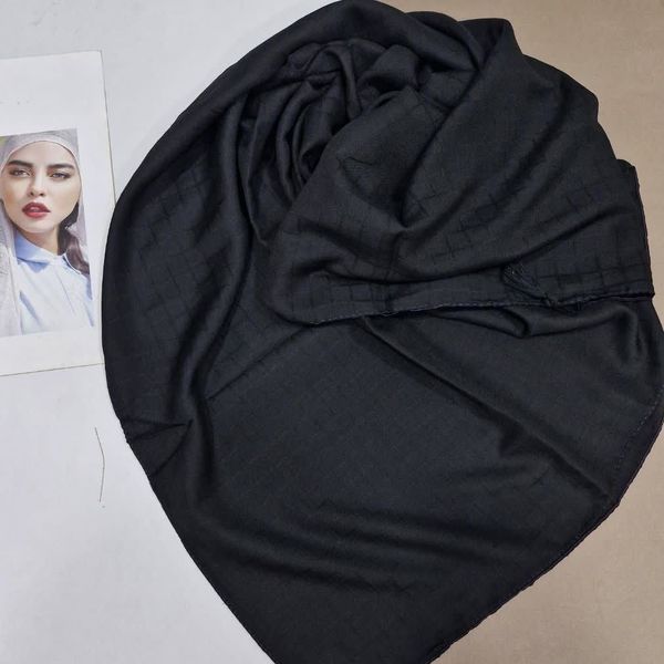روسری نخی قواره 125 مشکی