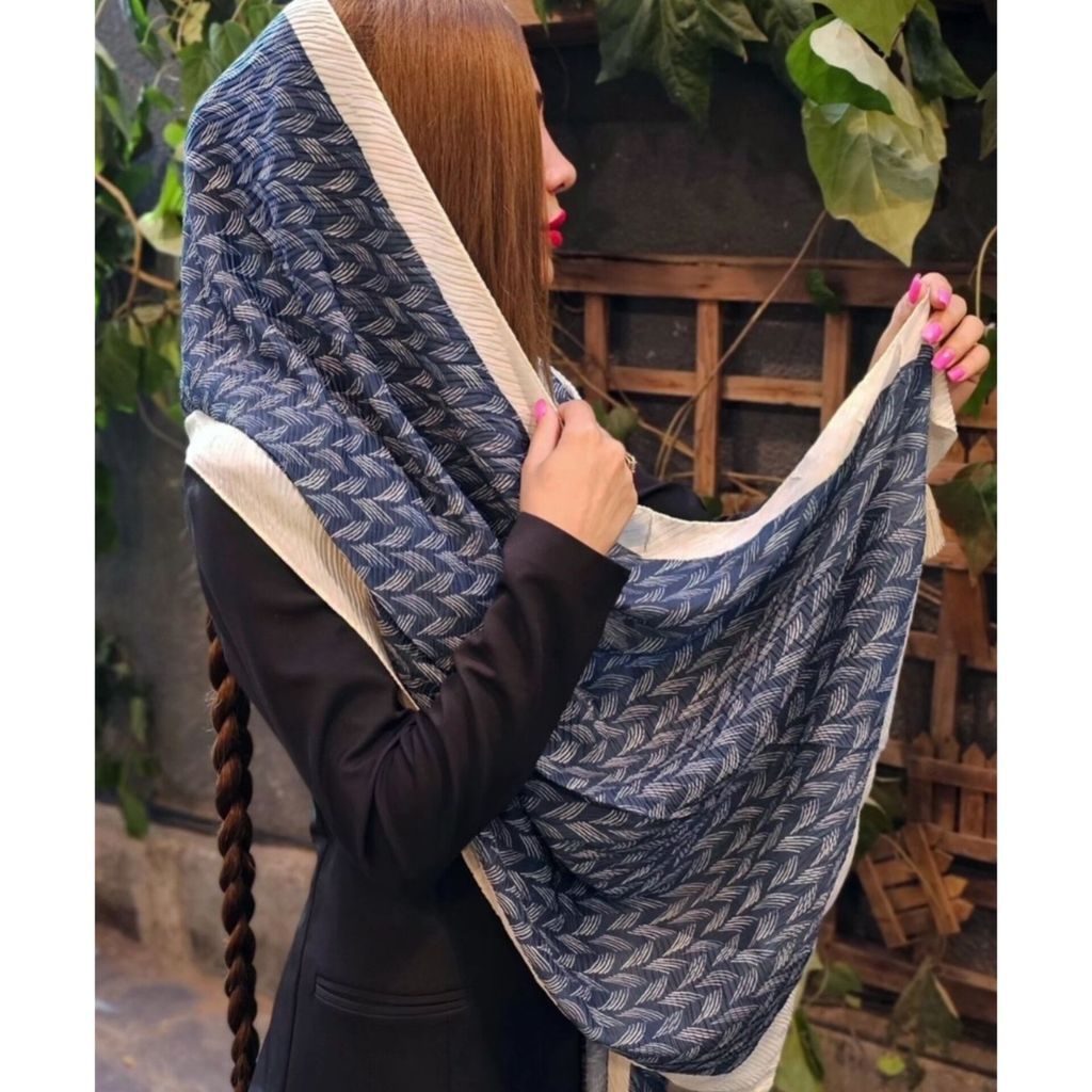 خرید اینترنتی شال پلیسه نخی طرحدار سرمه ای لطیف