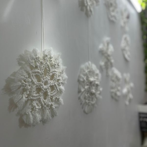 برف مکرومه دکوری و مناسب دیزاین دیوار و پرده