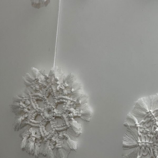 برف مکرومه دکوری و مناسب دیزاین دیوار و پرده