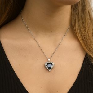 خرید انلاین گردنبند استیل زنانه طرح گل صورتی و قلب مشکی