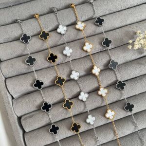 قیمت دستبند اتسل زنانه ونکلیف چند گل