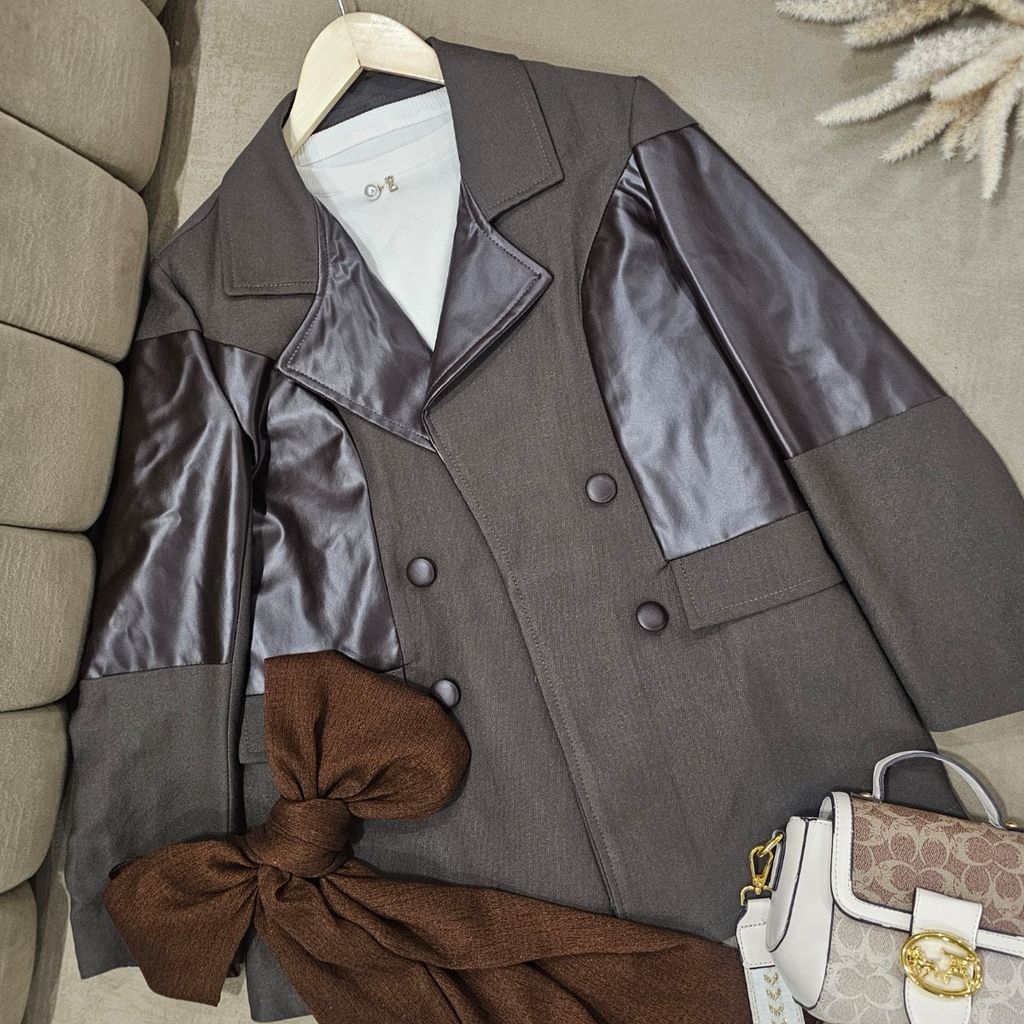 مشخصات کت آستردار خرجکار چرم رنگ موکا