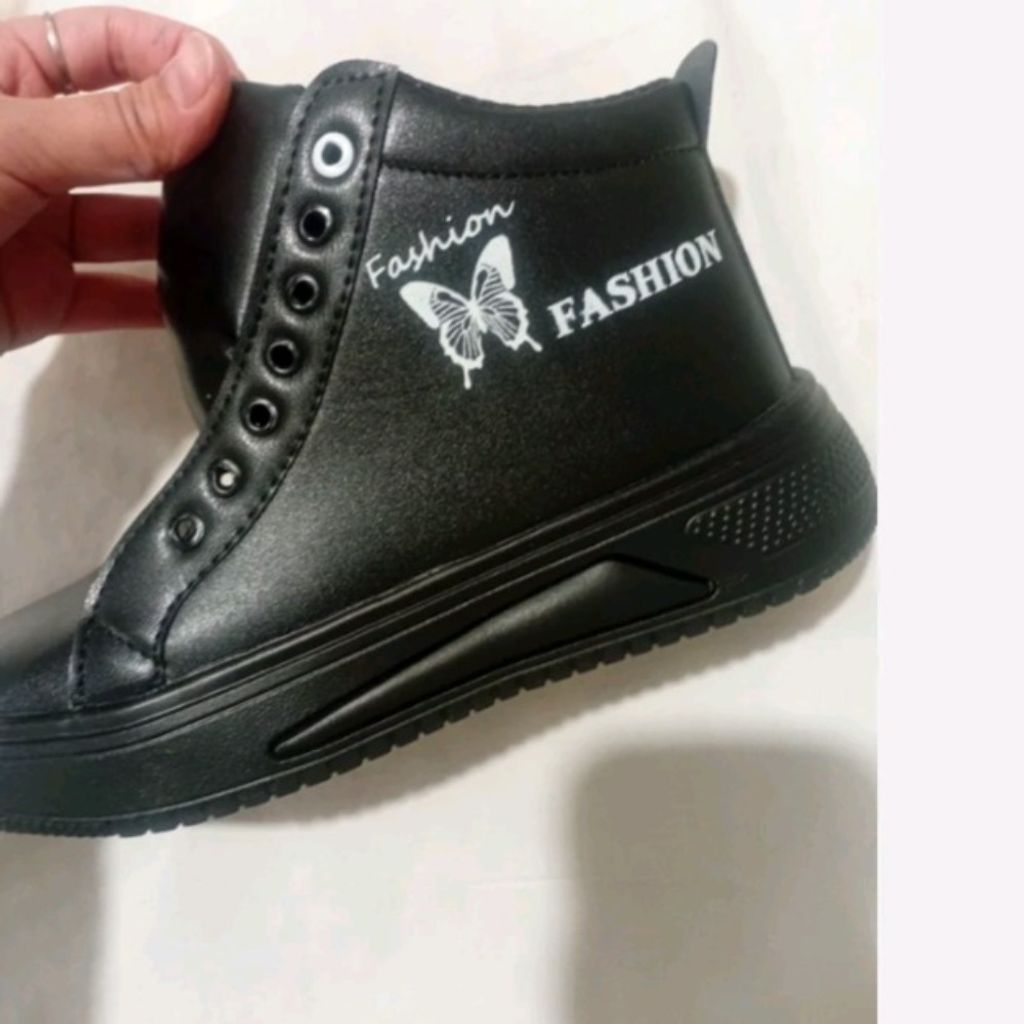 فروش اینترنتی نیم بوت زنانه طرح پروانه