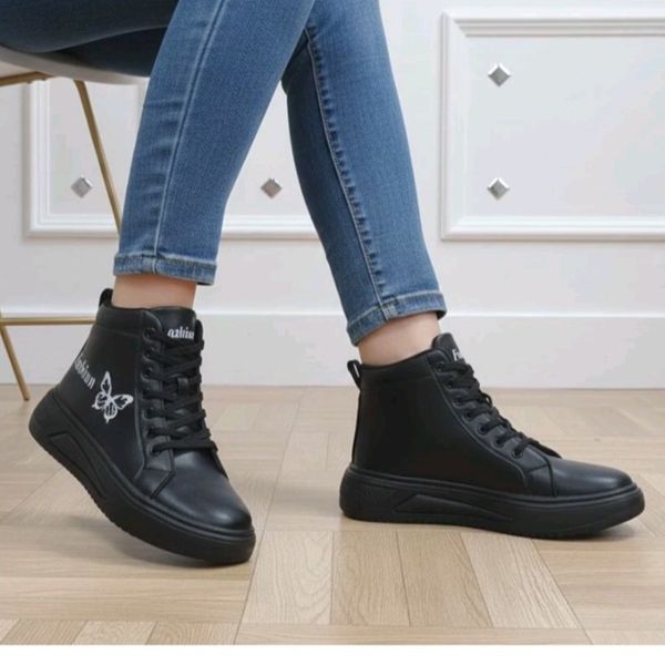 نیم بوت زنانه طرح پروانه