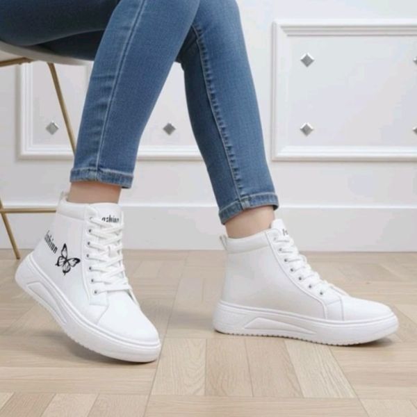 نیم بوت زنانه طرح پروانه