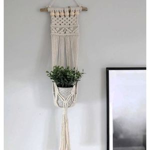 آویز گلدان مهره دار مکرومه بافی آراد