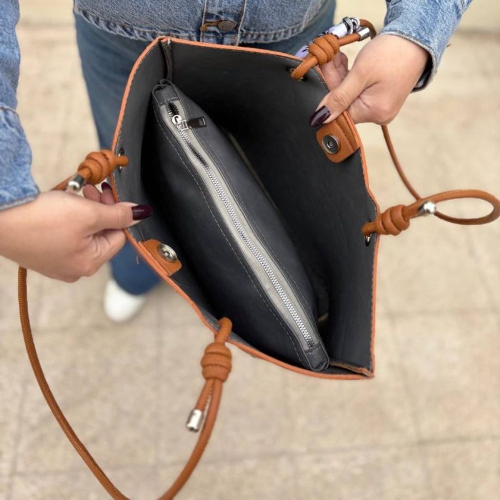 خرید اینترنتی کیف دوشی زنانه و دخترانه مدل کیلتو پروانه