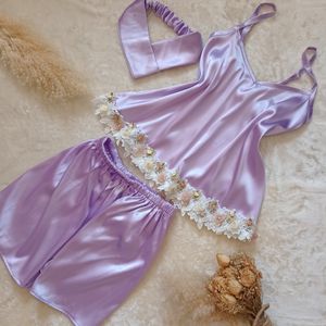 فروش اینترنتی لباس خواب ساتن ابریشم زنانه مدل برسومه