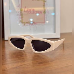 فروش اینترنتی عینک افتابی زنانه