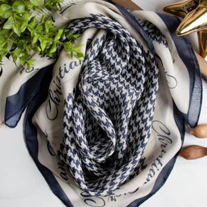 مینی اسکارف طرح پیچازی سرمه ای قواره 75