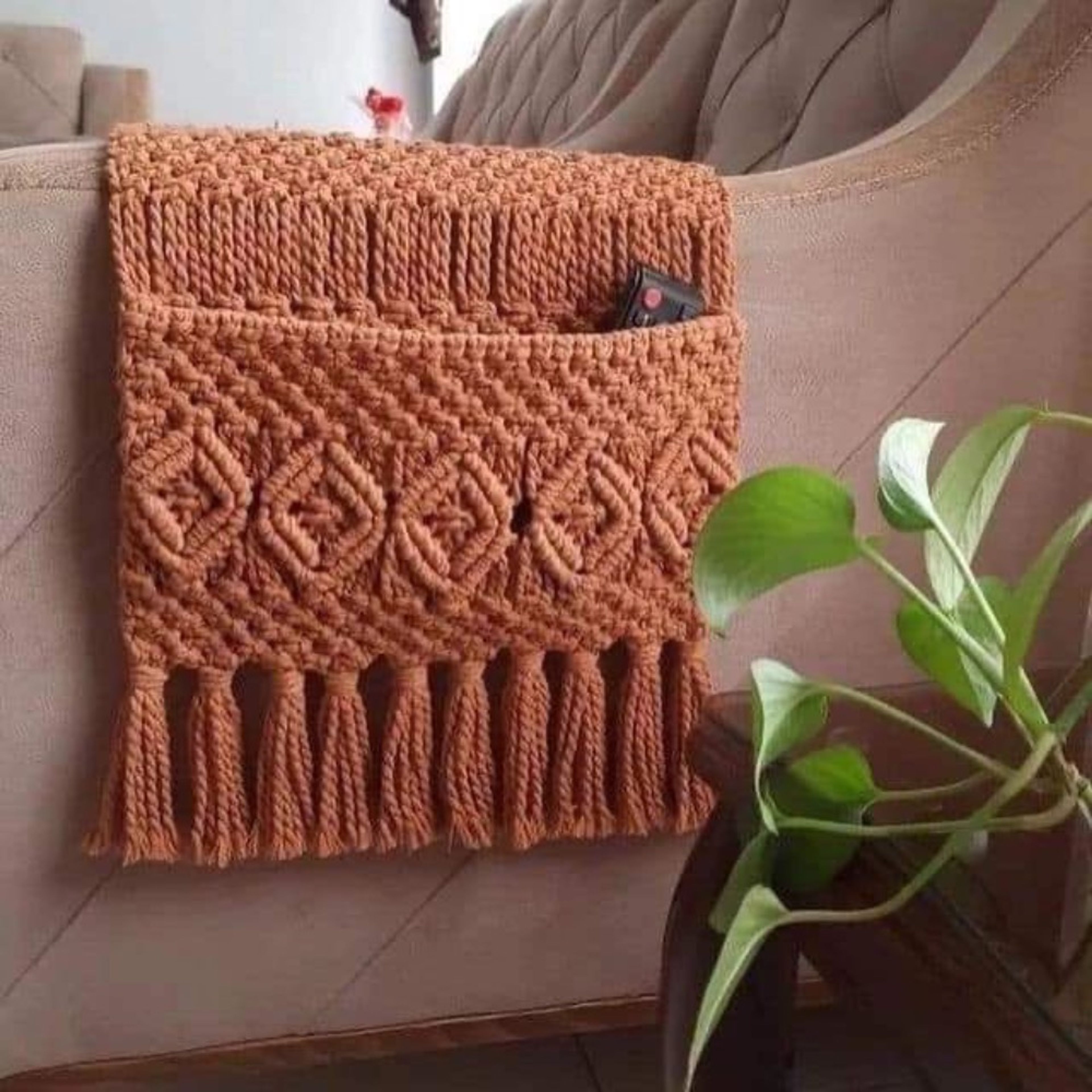قیمت ارزان هولدر مکرومه کتاب و‌کنترل طرح دارکوب