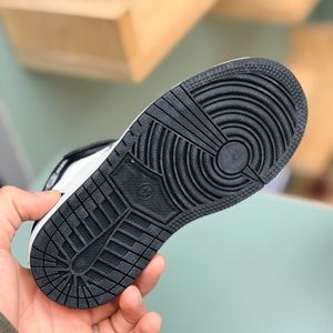 خرید اینترنتی قیمت کتونی بچگانه نیمساق طرح 95 paul frank از Ltduck کد 4081102