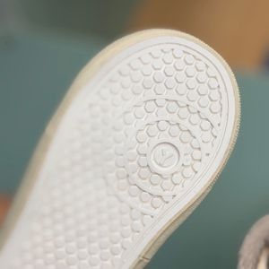 خرید اینترنتی قیمت کتونی بچگانه نیمساق شنل دوزی طرح الستار کد 4082201